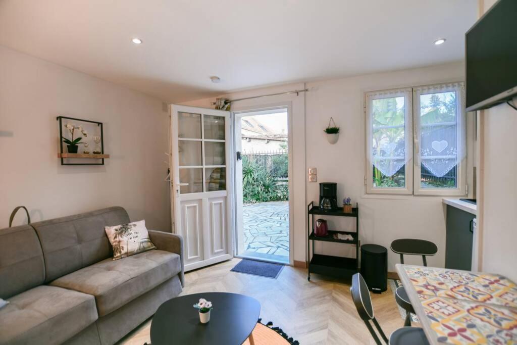 Instant Fleury, Studio Cosy Avec Jardin Secret Barbizon Exterior photo