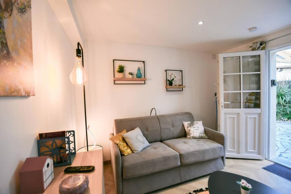 Instant Fleury, Studio Cosy Avec Jardin Secret Barbizon Exterior photo