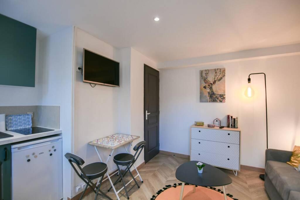 Instant Fleury, Studio Cosy Avec Jardin Secret Barbizon Exterior photo