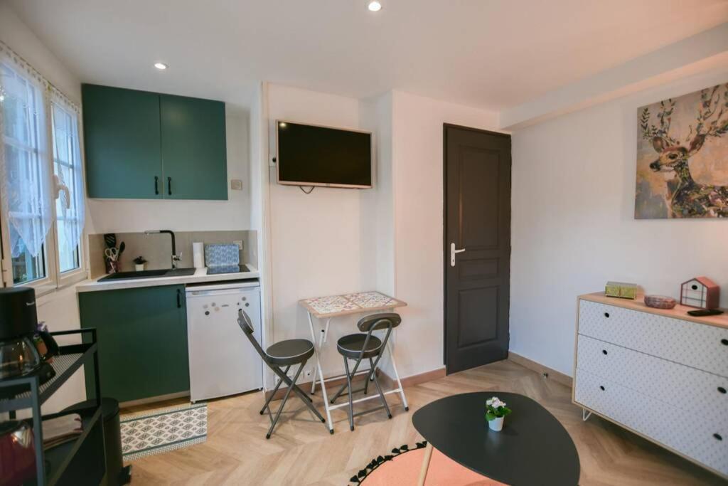 Instant Fleury, Studio Cosy Avec Jardin Secret Barbizon Exterior photo